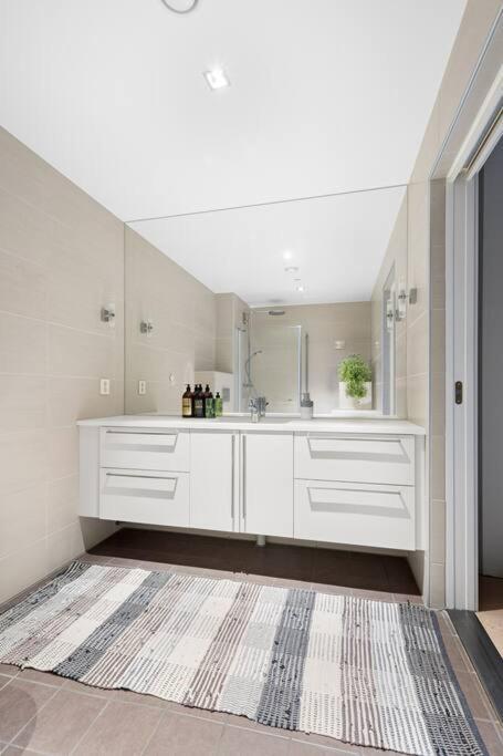 Modern 3Bed Room Sea View Apartment @ Oslo Barcode Luaran gambar